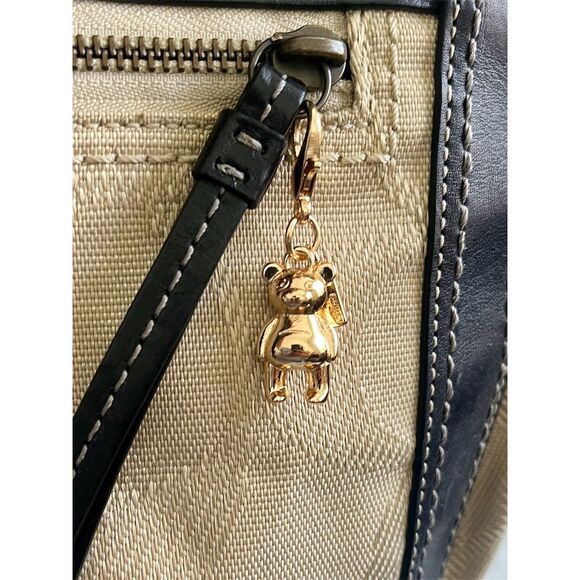New Gold-Tone Bear Bag Charm Keychain NEW - Picture 1 of 7